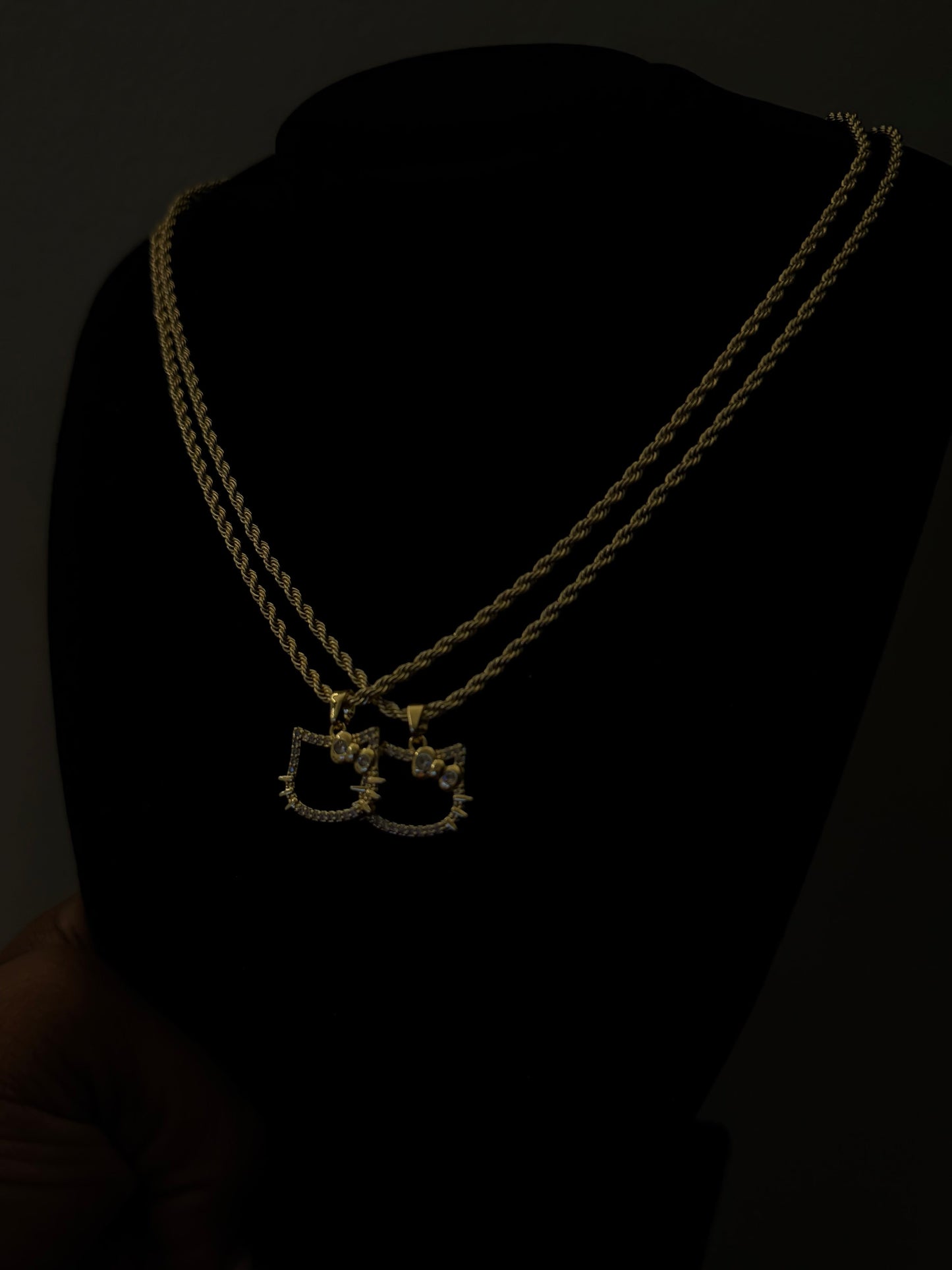 HELLO KITTY NECKLACE